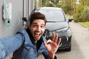 Voiture électrique : cochez cette case sur votre déclaration d'impôt pour faire des économies