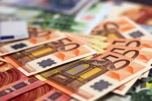 Voici le revenu qu’il faut atteindre en 2024 pour être officiellement considéré comme riche Banknote Lot
