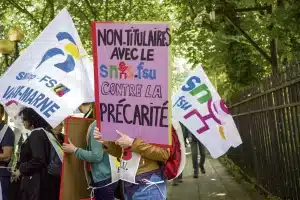 Fonctionnaires : baisse de rémunération, contrôle des arrêts maladie, … vers une précarisation de la fonction publique