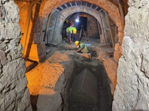La tombe de l’ancêtre du père Noël enfin découverte en Turquie : une trouvaille qui fascine les archéologues