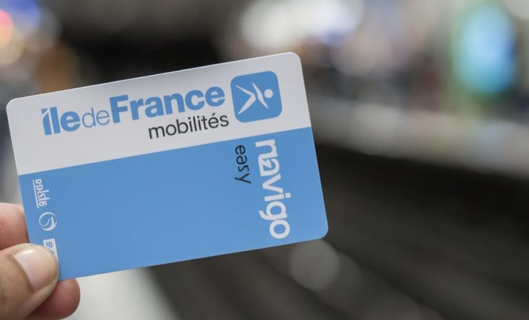 Ce passe Navigo qui atteint 88,80 € par mois en 2025 : un luxe ou une nécessité pour les Franciliens ?