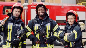 Calendrier 2025 : voici combien donner aux pompiers et facteurs sans faire d’erreur ni froisser les traditions Pompiers et facteurs : pourquoi 10 euros (et plus) pour leur calendrier 2025 peut tout changer pour eux et leurs œuvres sociales