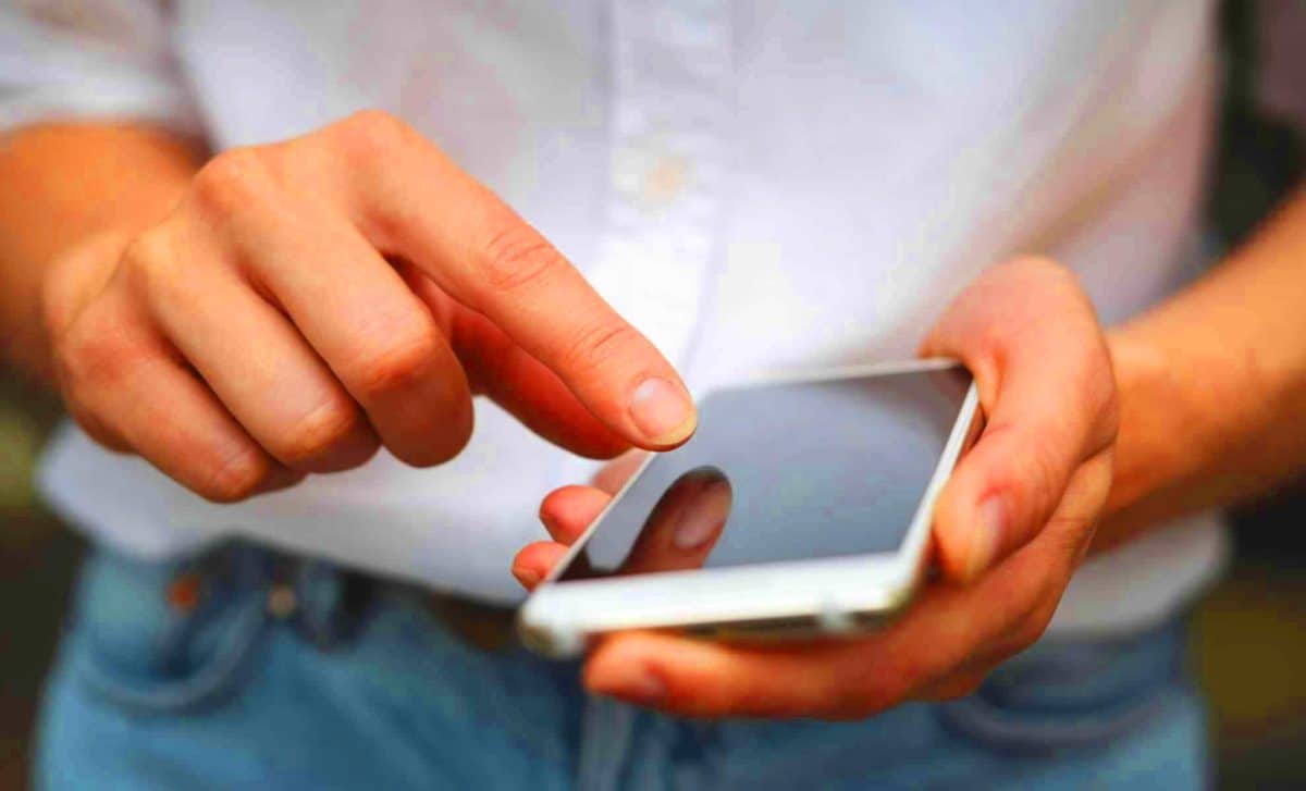 Arnaques par SMS : découvrez comment ces messages frauduleux envahissent votre téléphone et comment éviter de tomber dans le piège Attention maximale : cette vague d’arnaques par SMS frappe la Normandie avec des promesses d’aides énergétiques fantômes