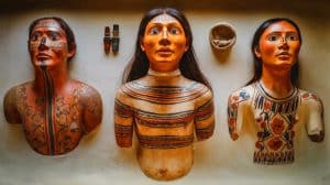 Ces tatouages Péruviens vieux de 1 200 ans éblouissent par leur finesse inégalée défiant les aiguilles modernes