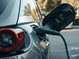 « Une durée de vie de 8 millions de kilomètres » : cette batterie révolutionne l’avenir des véhicules électriques