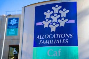Trop-perçu de la CAF : voici les sommes que vous pourriez devoir rembourser pour l’APL, le RSA ou l’AAH La CAF peut vous réclamer jusqu’à 60% de vos aides : découvrez les nouvelles règles pour éviter le piège du trop-perçu