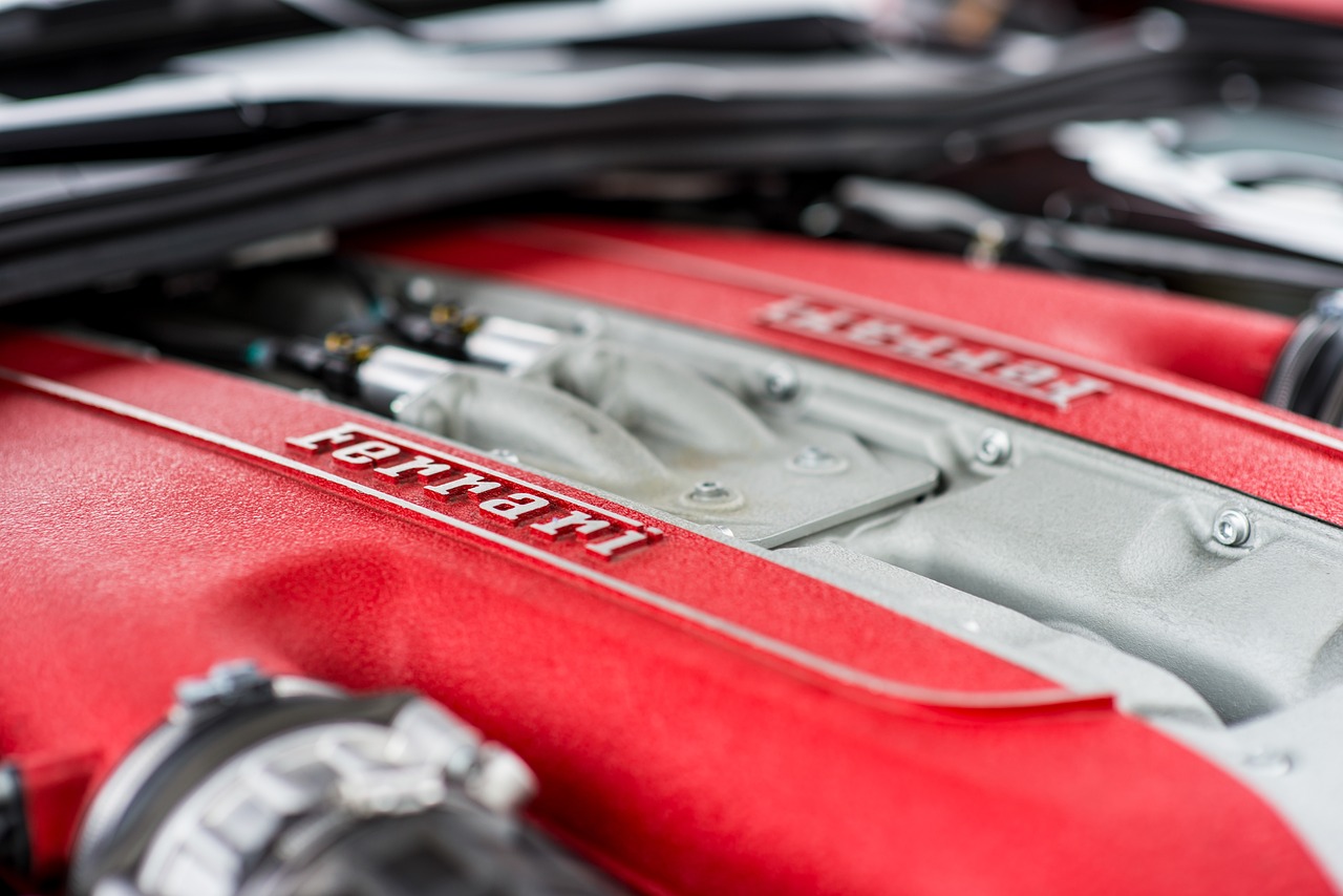 « Une prouesse mécanique » : Ferrari lance un V12 inédit avec pistons ovales qui bouleverse les standards de la performance automobile