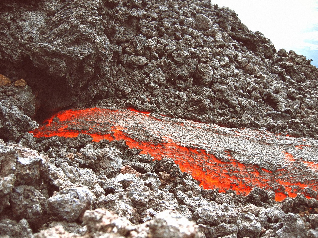 Une super-éruption volcanique imminente : l&rsquo;humanité joue avec le feu et reste terriblement impréparée