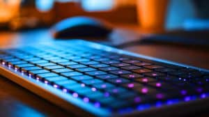 Illustration de l'utilisation des raccourcis clavier pour accentuer les majuscules sous Windows.