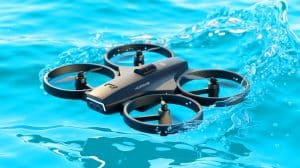 « Un drone étanche en titane arrive sur le marché » : le HoverAir Aqua américain révolutionne la prise de vue en milieu aquatique Illustration de l'HoverAir Aqua, un drone aquatique révolutionnaire conçu pour capturer des images en milieu marin.