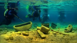 Illustration de la découverte de vestiges mésolithiques sous-marins dans la baie d'Aarhus.
