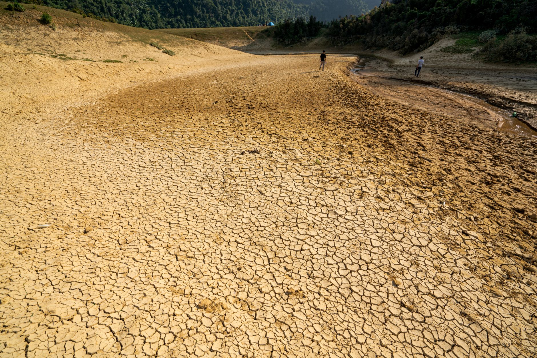 Nappes phréatiques : deux points de mesure sur trois sous les normales en octobre